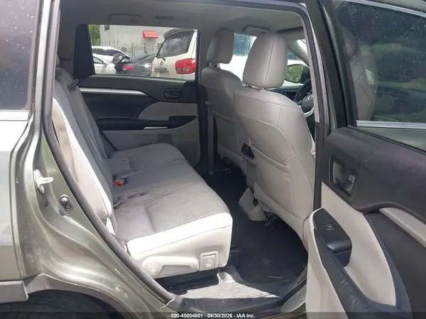 5TDZKRFH1GS157031 2016 TOYOTA HIGHLANDER - Image 8