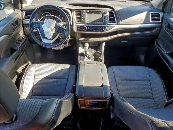 5TDZKRFH1GS160463 2016 TOYOTA HIGHLANDER - Image 8