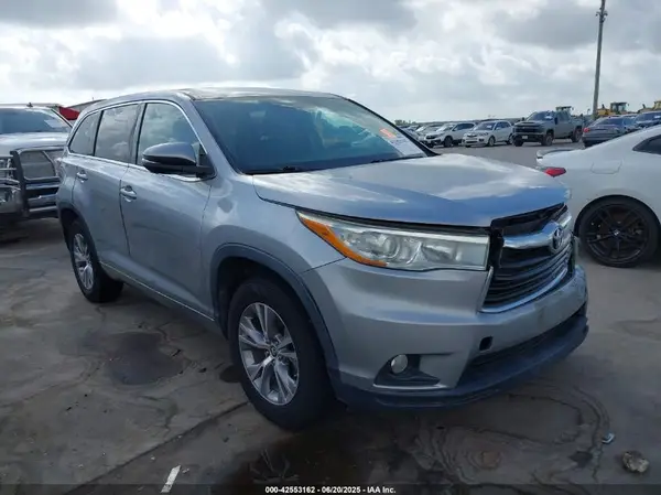 5TDZKRFH1GS169695 2016 TOYOTA HIGHLANDER - Image 1