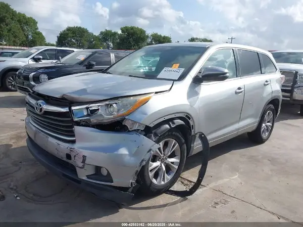 5TDZKRFH1GS169695 2016 TOYOTA HIGHLANDER - Image 2