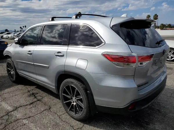 5TDZKRFH1GS171088 2016 TOYOTA HIGHLANDER - Image 2