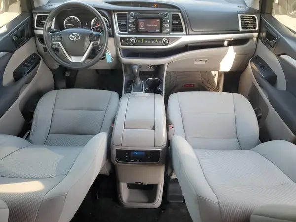 5TDZKRFH1GS172127 2016 TOYOTA HIGHLANDER - Image 8