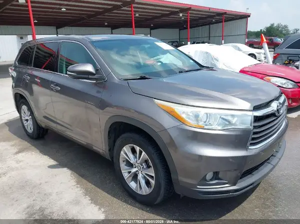 5TDZKRFH1GS185041 2016 TOYOTA HIGHLANDER - Image 1