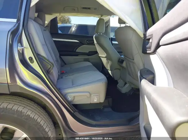 5TDZKRFH2GS122479 2016 TOYOTA HIGHLANDER - Image 8