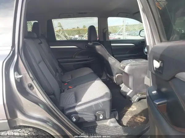 5TDZKRFH2GS124118 2016 TOYOTA HIGHLANDER - Image 8