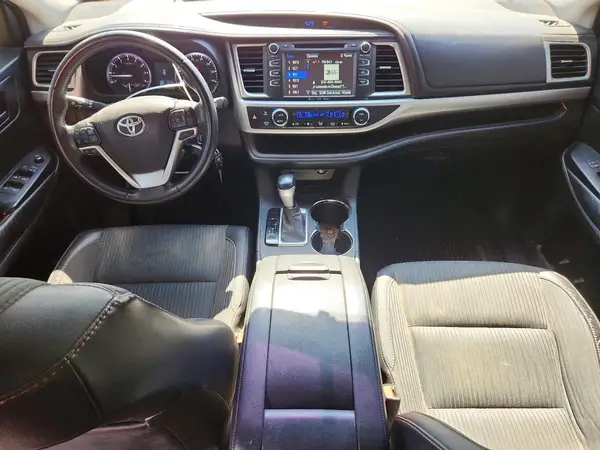 5TDZKRFH2GS129447 2016 TOYOTA HIGHLANDER - Image 8