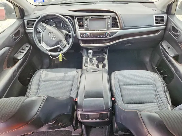 5TDZKRFH2GS129478 2016 TOYOTA HIGHLANDER - Image 8
