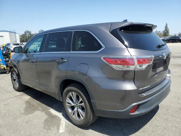 5TDZKRFH2GS130419 2016 TOYOTA HIGHLANDER - Image 2