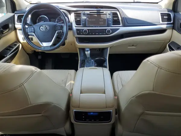 5TDZKRFH2GS130419 2016 TOYOTA HIGHLANDER - Image 8