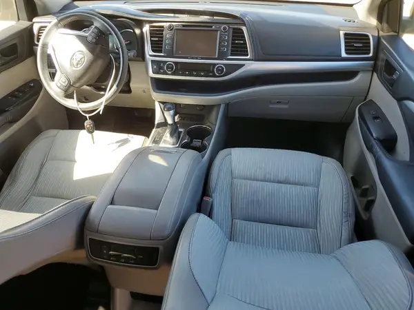 5TDZKRFH2GS134194 2016 TOYOTA HIGHLANDER - Image 8