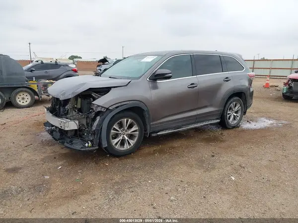 5TDZKRFH2GS140416 2016 TOYOTA HIGHLANDER - Image 2