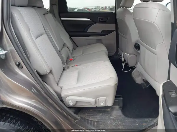 5TDZKRFH2GS140416 2016 TOYOTA HIGHLANDER - Image 8