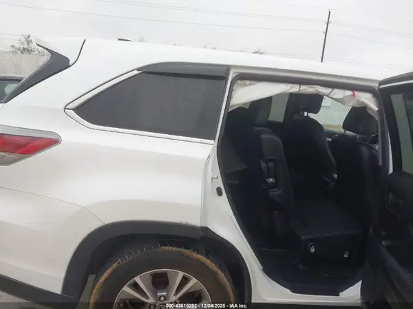 5TDZKRFH2GS141680 2016 TOYOTA HIGHLANDER - Image 8