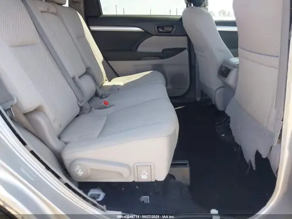 5TDZKRFH2GS149519 2016 TOYOTA HIGHLANDER - Image 8