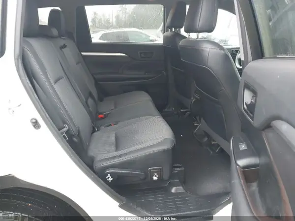 5TDZKRFH2GS161136 2016 TOYOTA HIGHLANDER - Image 8