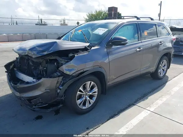 5TDZKRFH2GS172055 2016 TOYOTA HIGHLANDER - Image 2