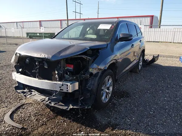5TDZKRFH2GS186229 2016 TOYOTA HIGHLANDER - Image 2