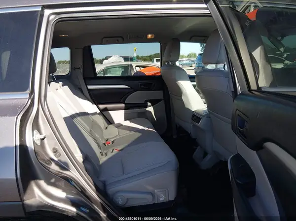 5TDZKRFH2GS186229 2016 TOYOTA HIGHLANDER - Image 8