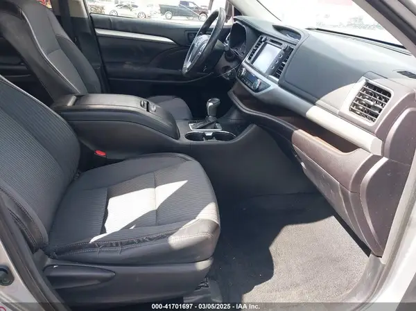 2016 TOYOTA HIGHLANDER IAAI lot 41701697 auction photo 5