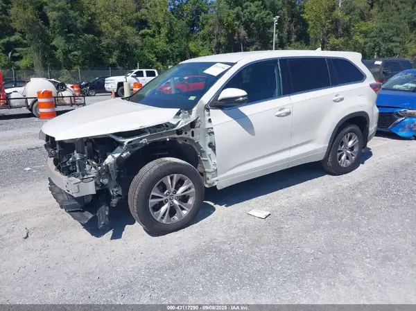 5TDZKRFH3GS121003 2016 TOYOTA HIGHLANDER - Image 2