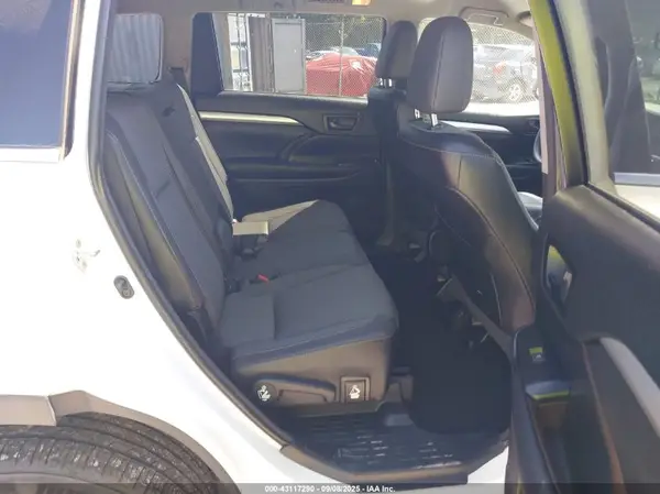 5TDZKRFH3GS121003 2016 TOYOTA HIGHLANDER - Image 8