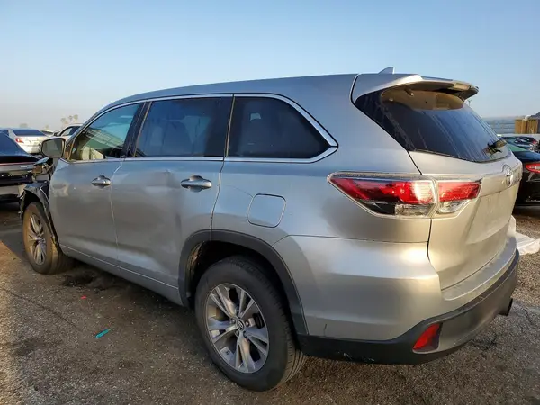 5TDZKRFH3GS127013 2016 TOYOTA HIGHLANDER - Image 2