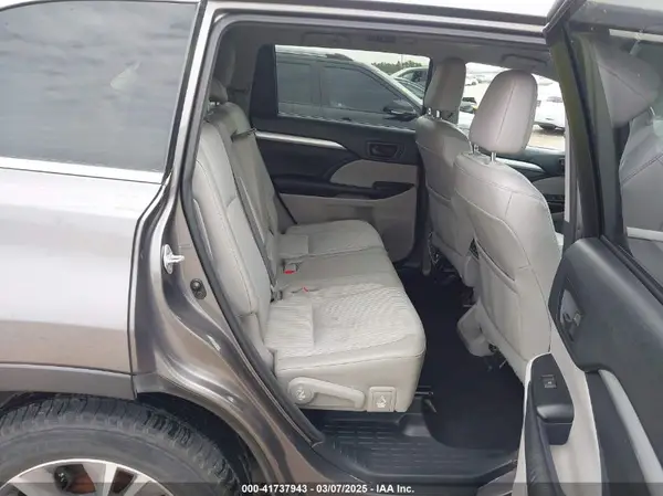 5TDZKRFH3GS129134 2016 TOYOTA HIGHLANDER - Image 8