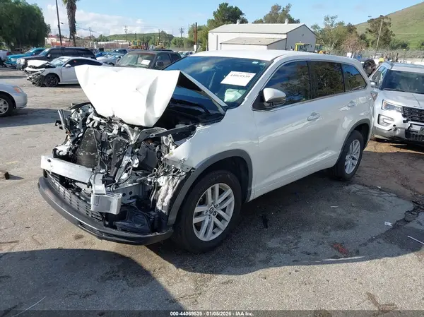 5TDZKRFH3GS135855 2016 TOYOTA HIGHLANDER - Image 2