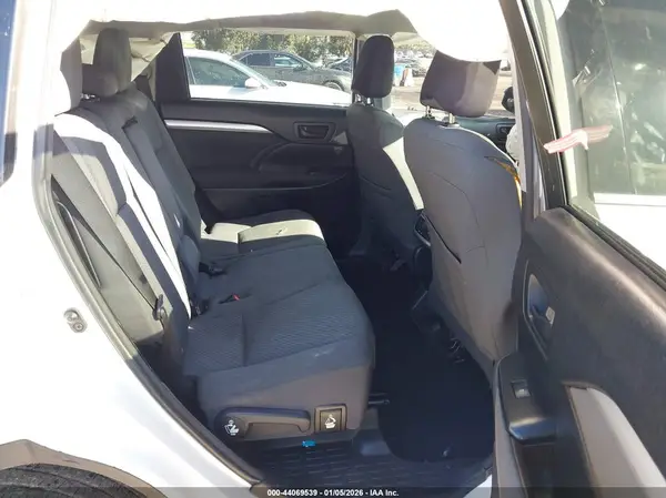 5TDZKRFH3GS135855 2016 TOYOTA HIGHLANDER - Image 8