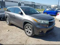 5TDZKRFH3GS140215 2016 TOYOTA HIGHLANDER