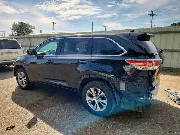 5TDZKRFH3GS140389 2016 TOYOTA HIGHLANDER - Image 2