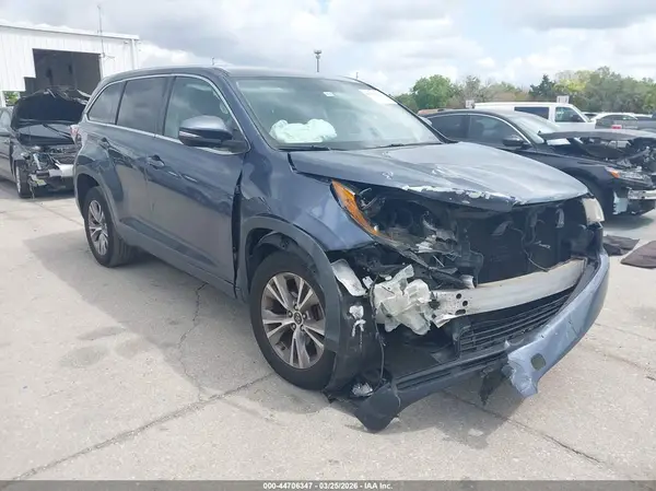 5TDZKRFH3GS149772 2016 TOYOTA HIGHLANDER - Image 1