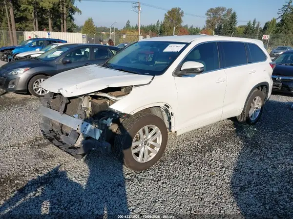 5TDZKRFH3GS170329 2016 TOYOTA HIGHLANDER - Image 2