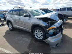5TDZKRFH3GS173604 2016 TOYOTA HIGHLANDER