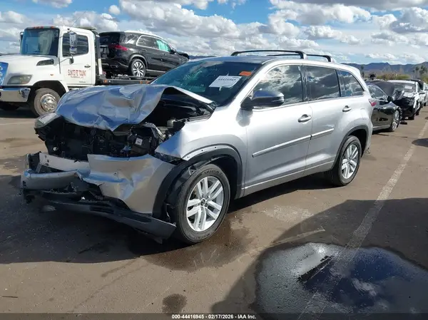 5TDZKRFH3GS173604 2016 TOYOTA HIGHLANDER - Image 2