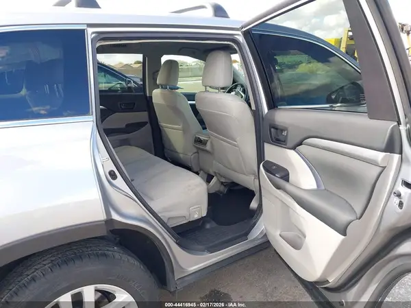 5TDZKRFH3GS173604 2016 TOYOTA HIGHLANDER - Image 8