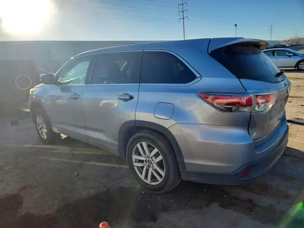 5TDZKRFH3GS178883 2016 TOYOTA HIGHLANDER - Image 2