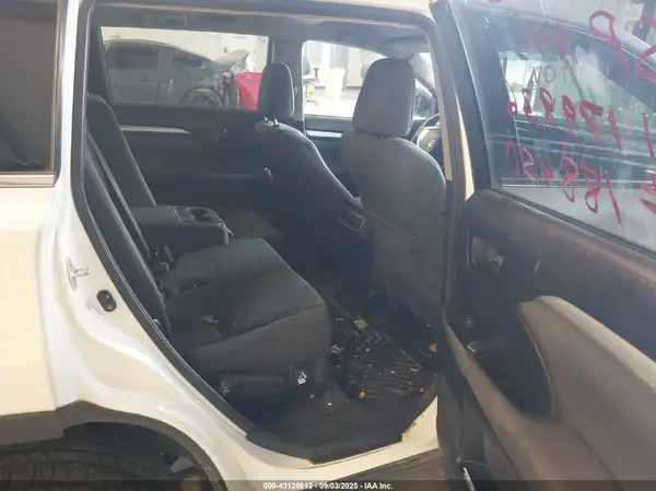 5TDZKRFH3GS179936 2016 TOYOTA HIGHLANDER - Image 8