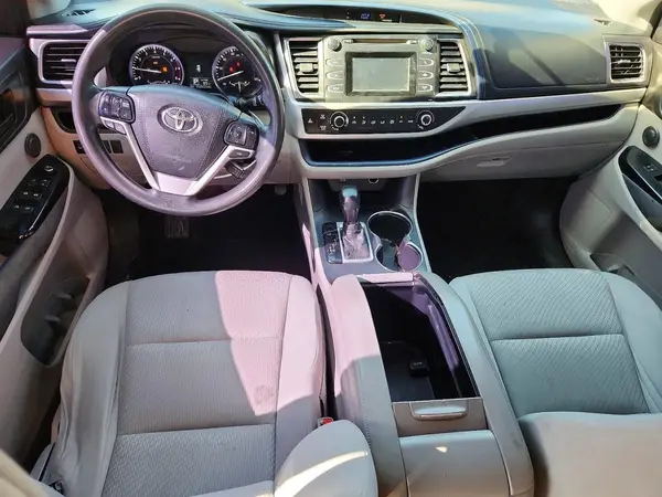 5TDZKRFH4GS128543 2016 TOYOTA HIGHLANDER - Image 8