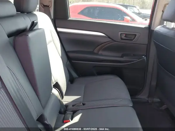 5TDZKRFH4GS134343 2016 TOYOTA HIGHLANDER - Image 8