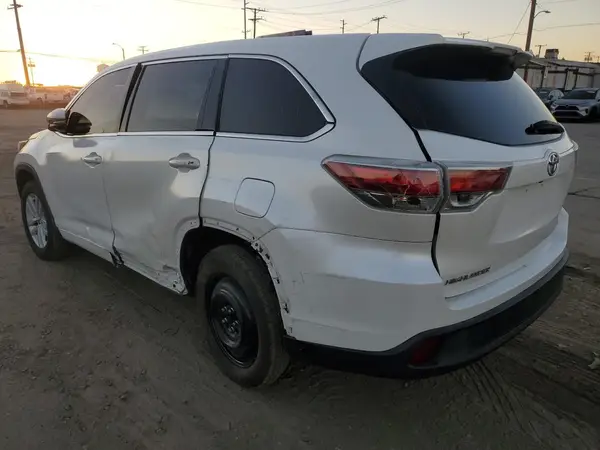5TDZKRFH4GS138845 2016 TOYOTA HIGHLANDER - Image 2