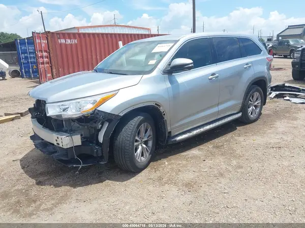 5TDZKRFH4GS140613 2016 TOYOTA HIGHLANDER - Image 2
