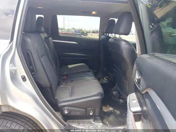 5TDZKRFH4GS140613 2016 TOYOTA HIGHLANDER - Image 8