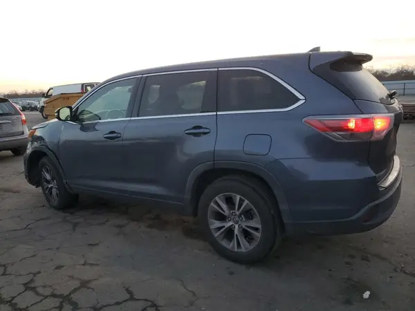 5TDZKRFH4GS149585 2016 TOYOTA HIGHLANDER - Image 2