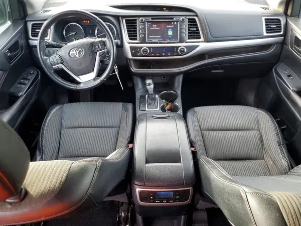 5TDZKRFH4GS183395 2016 TOYOTA HIGHLANDER - Image 8