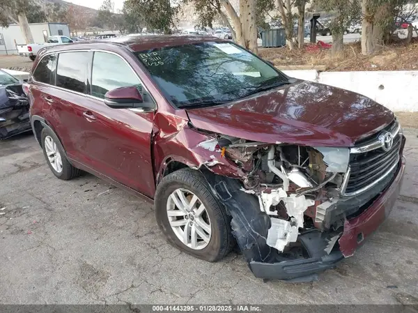 5TDZKRFH5GS123156 2016 TOYOTA HIGHLANDER - Image 1