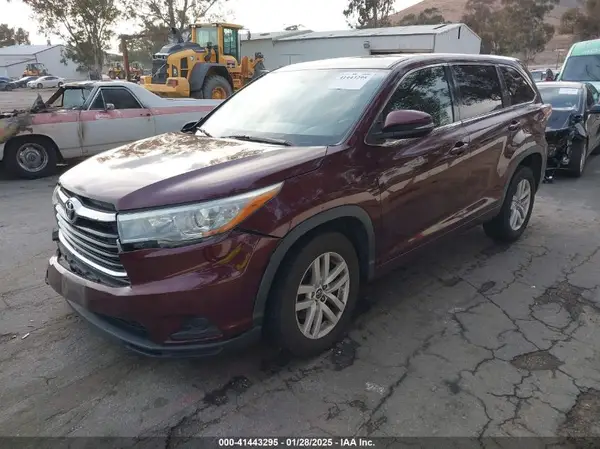 5TDZKRFH5GS123156 2016 TOYOTA HIGHLANDER - Image 2