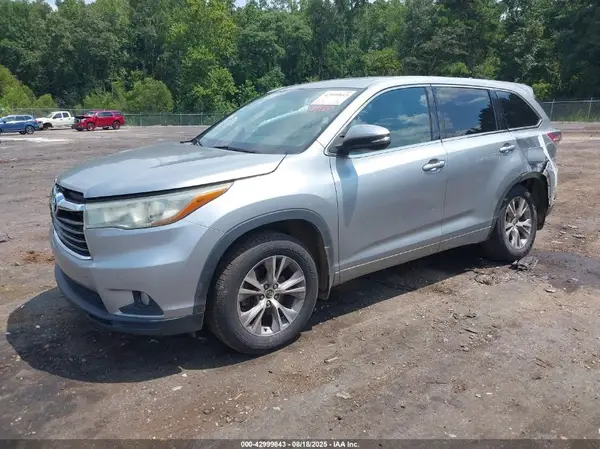 5TDZKRFH5GS139129 2016 TOYOTA HIGHLANDER - Image 2