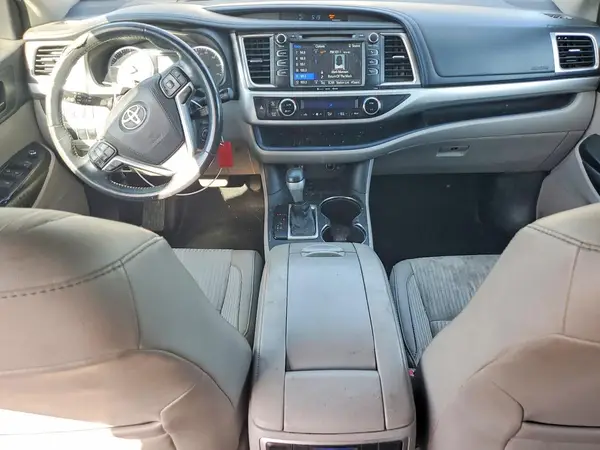 5TDZKRFH5GS141219 2016 TOYOTA HIGHLANDER - Image 8
