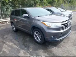 5TDZKRFH5GS158733 2016 TOYOTA HIGHLANDER